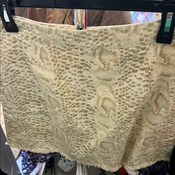 Animal Print Mini Skirt with Front Zipper - Picture 4 of 4